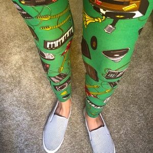 OS Lularoe instrument leggings! Kelly green 💚💚